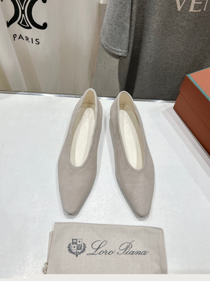 Other flat shoes